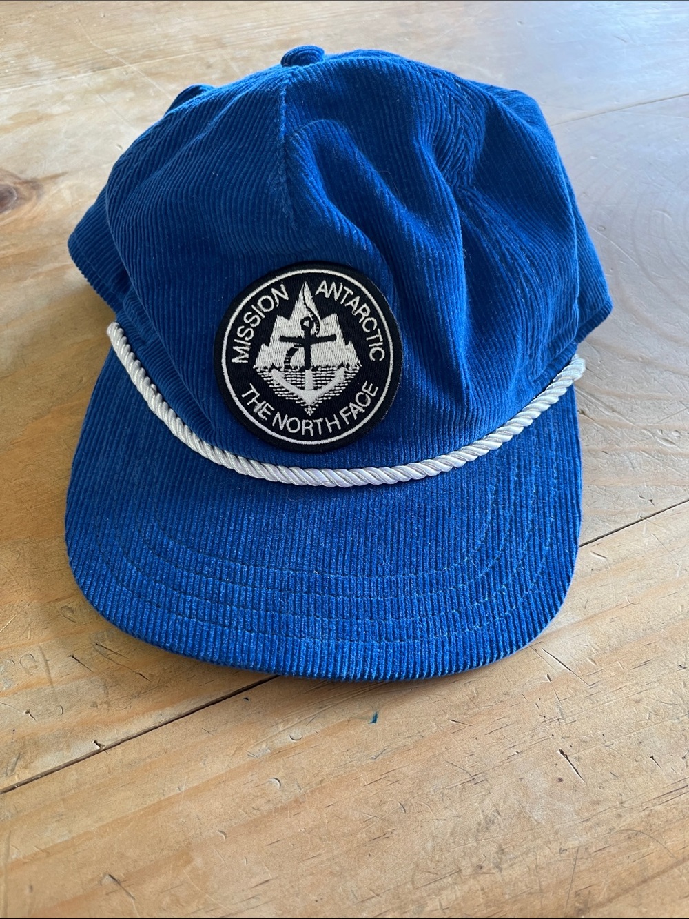 The North Face Mission Antarctic Corduroy Cap with White Rope Band